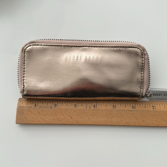 Bobbi Brown gold small brush case - Picture 6 of 9